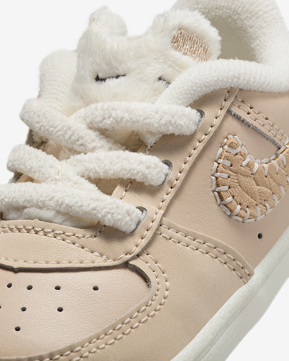 Baby nikes wit on sale